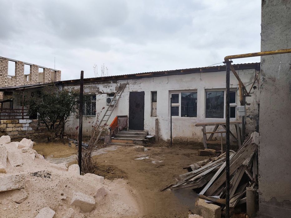 Продаю квартиру с земельным участком