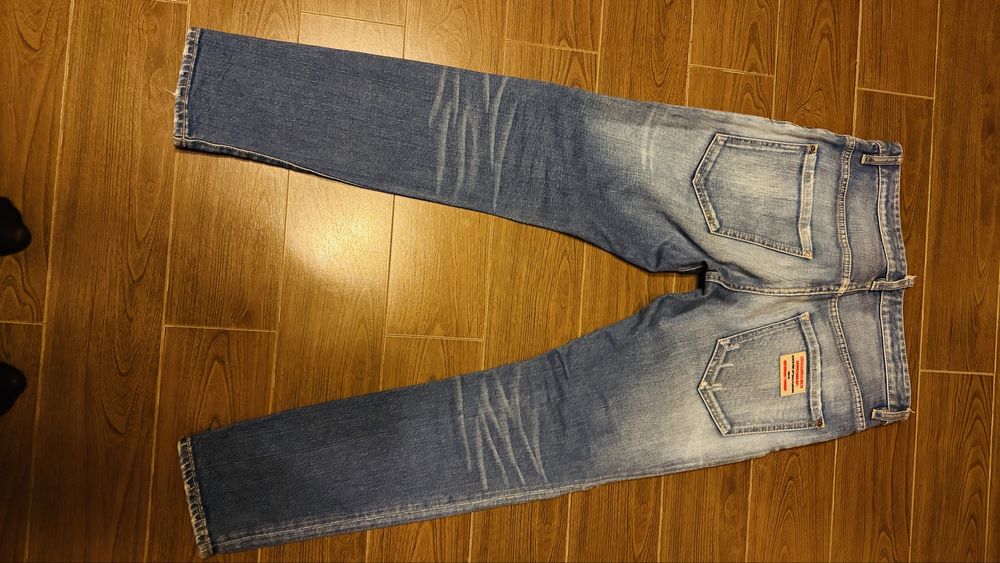 Blugi dsquared2 noi 10/10 originali