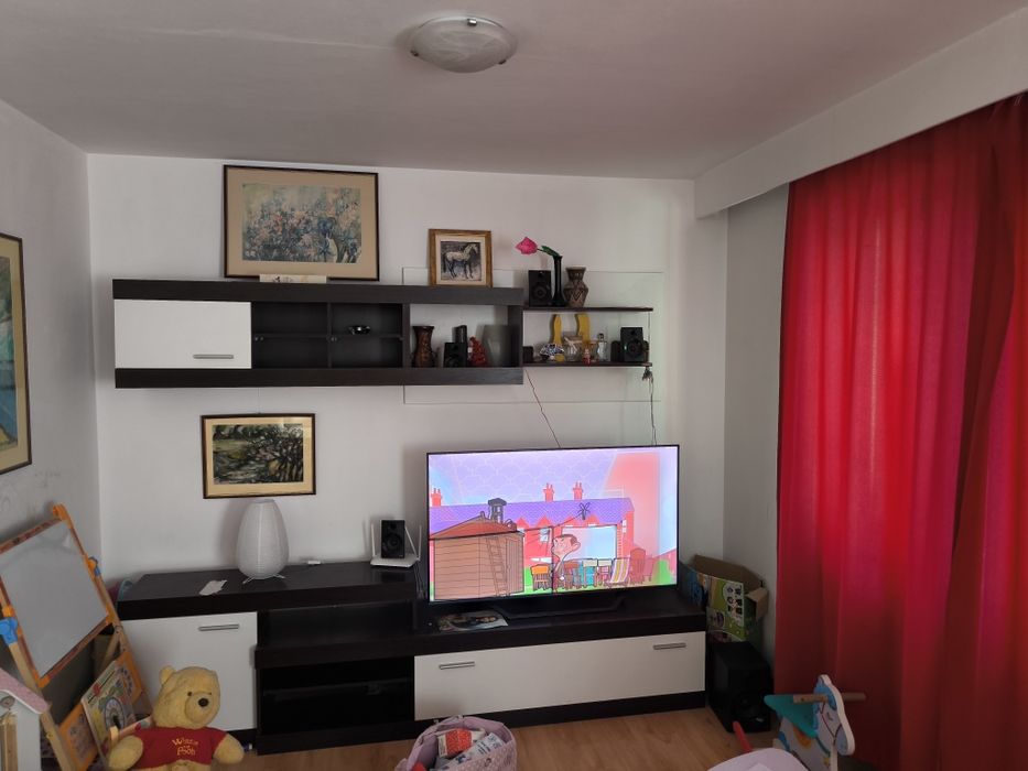 Vând urgent mobila living, 400 Lei. Detalii la telefon