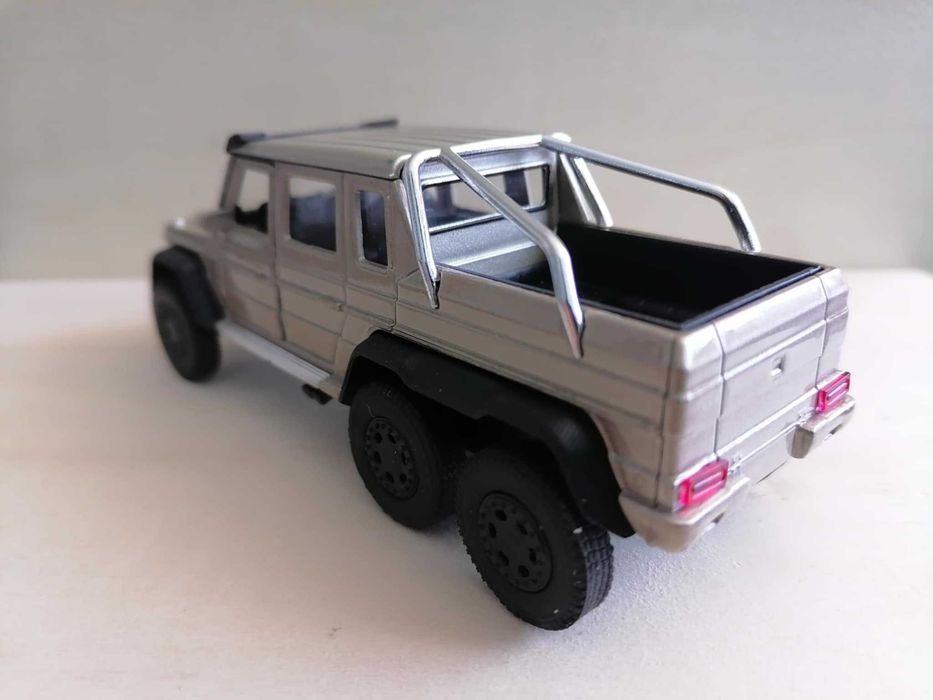 Мерцедес Г клас 6х6 мащаб 1:34.