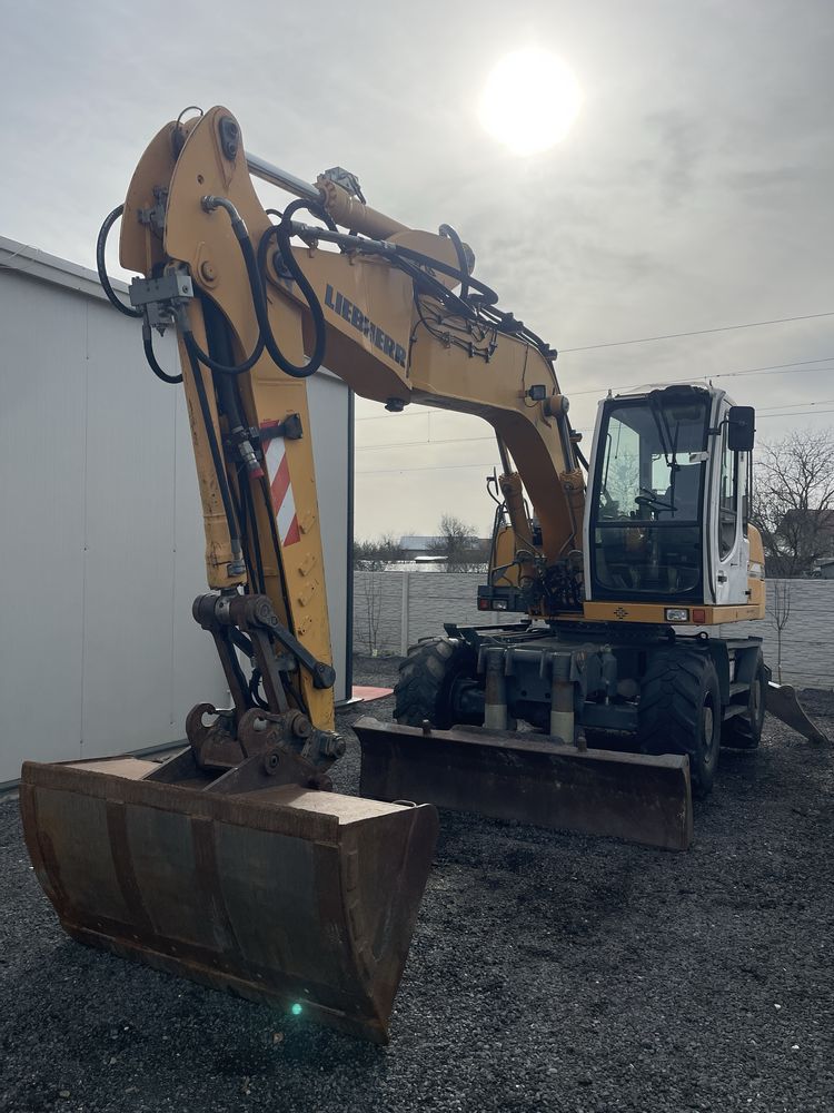 Inchirere Excavator pe pneuri Liebherr A 316