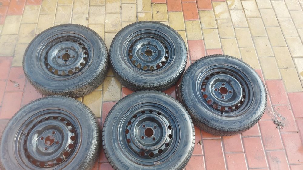Vând jante tot cu cauciucuri de iarna R14