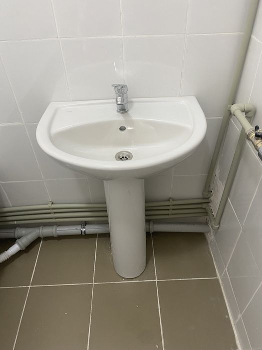 Умывальник ( мойка) новая