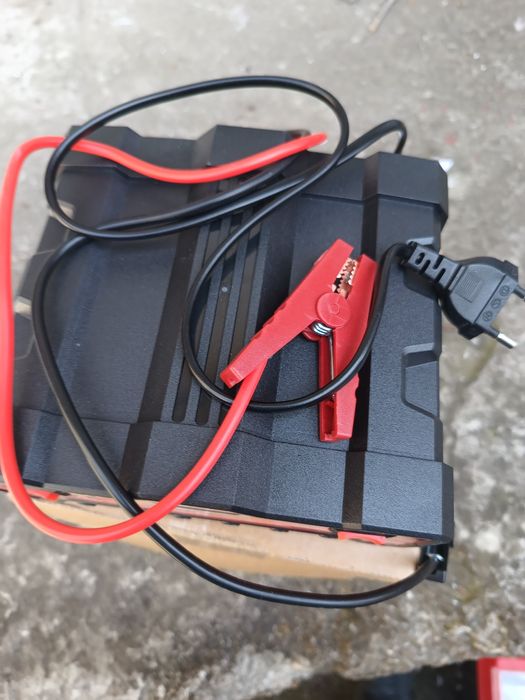 Încărcător auto toate categoriile acumulatori