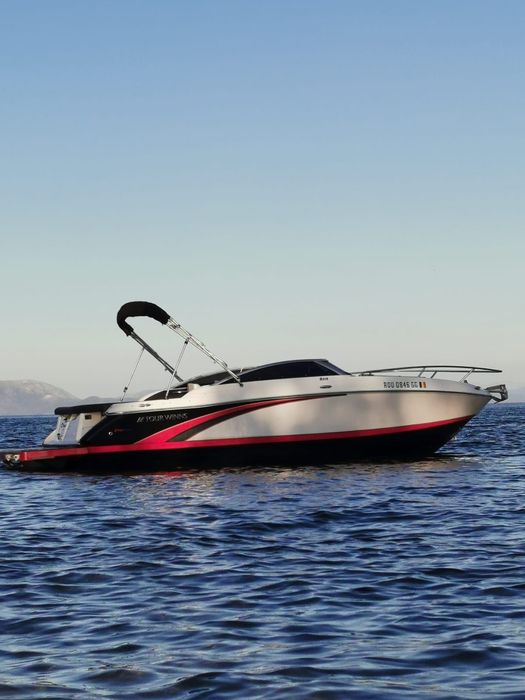 Barca 2012 Four Winns S215 SS- V8 300CP