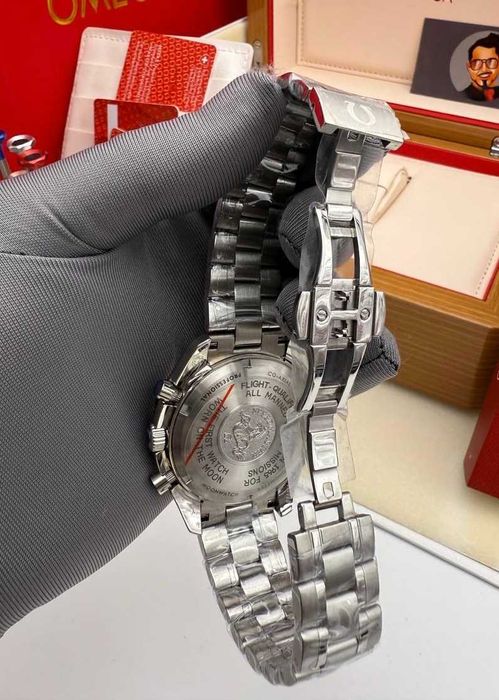 omega speedmaster silver blue