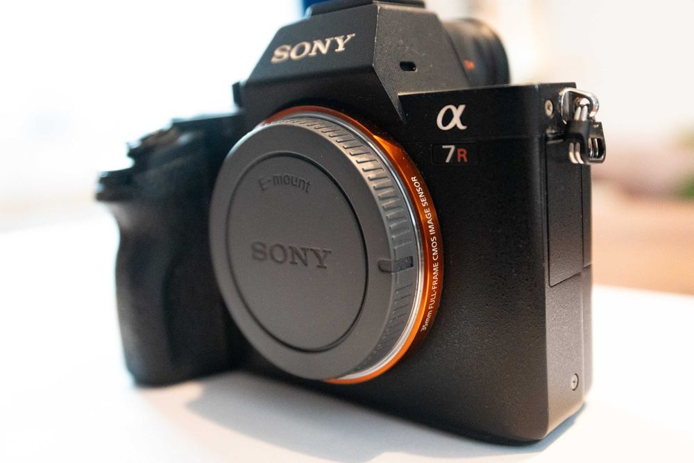 Sony A7R II - Full Frame 42.4MP - video 4K - model ILCE-7RM2