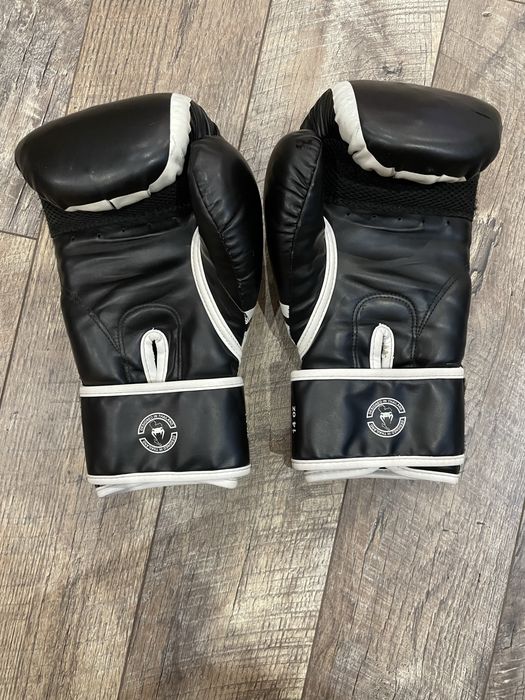Боксови ръкавици Venum Challenger 3.0, White/Black 14 oz
