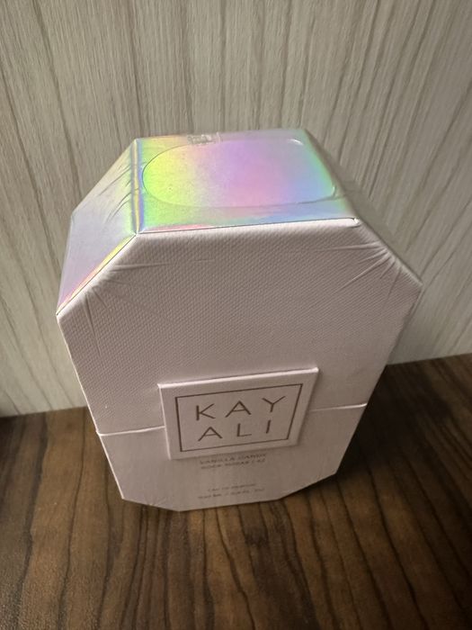 Чисто нов!! 100% Оригинален парфюм Kayali Vanilla Candy Rock Sugar 42