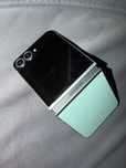 Samsung Z flip 6 / 256 GB MINT
