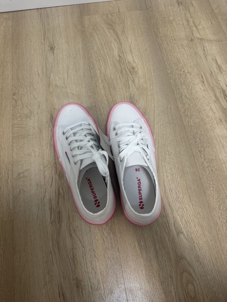 Оригинални дамски кецове Superga