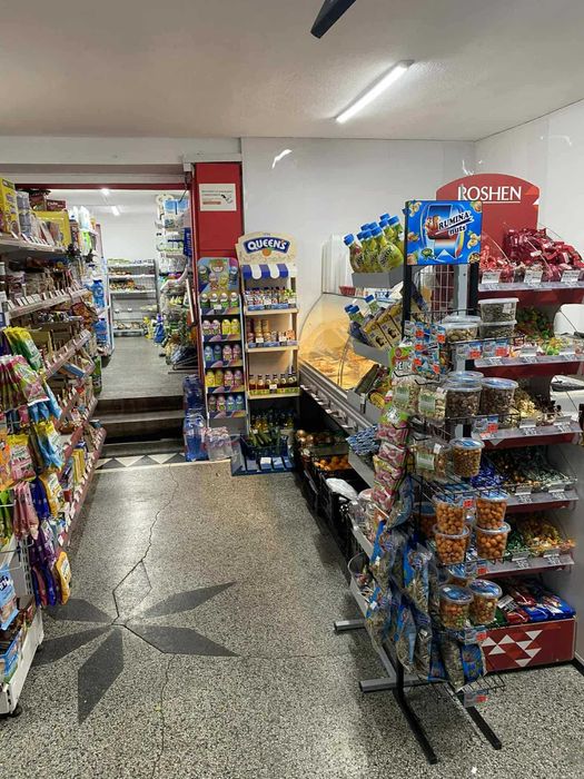 Продавам бизнес хранителен магазин