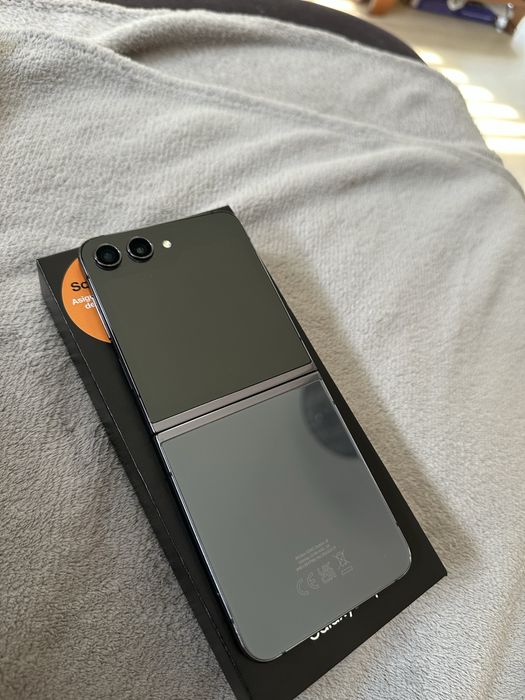 Samsung Z Flip 5