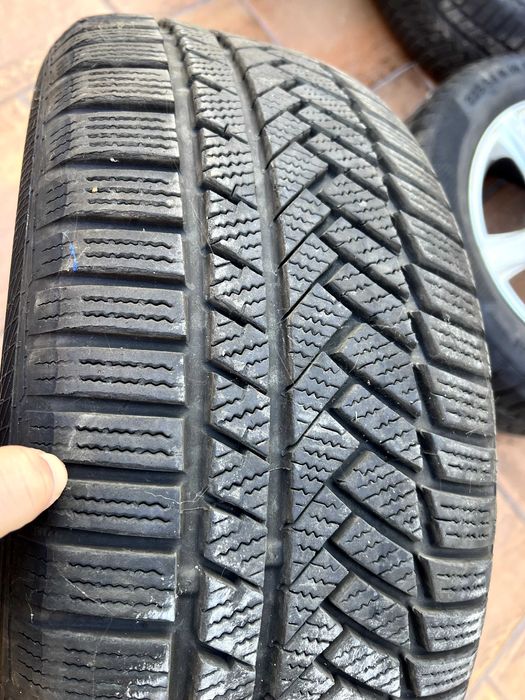 Jante și anvelope, folosite pe un Audi A4 (2008)