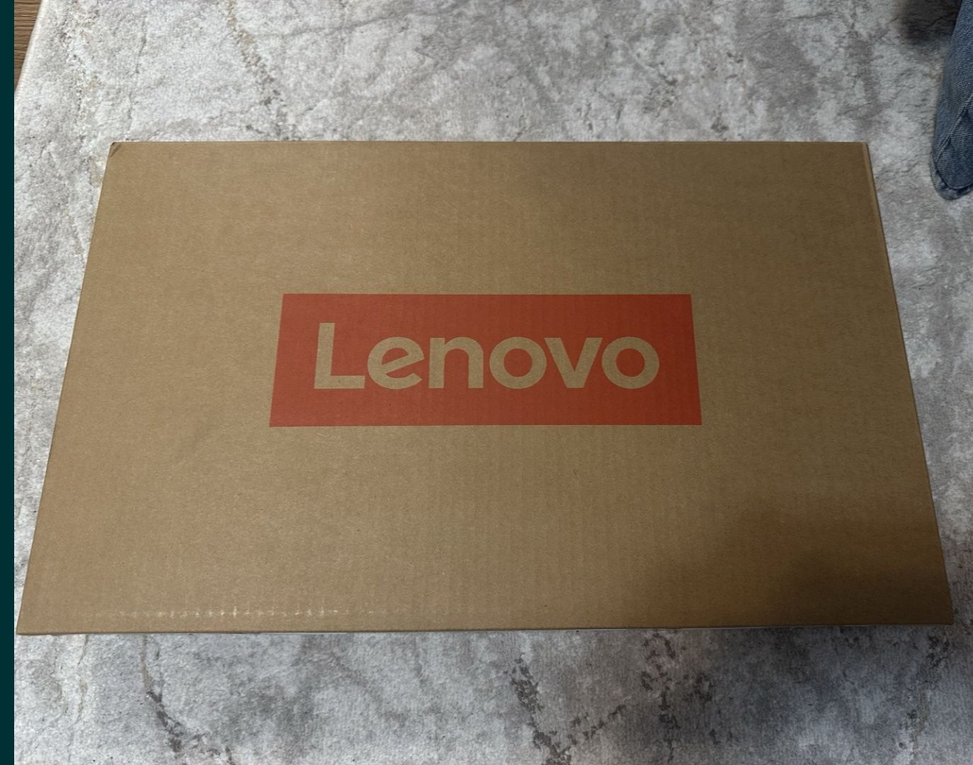 Laptop Lenovo IdeaPad Slim 3 15IAH8