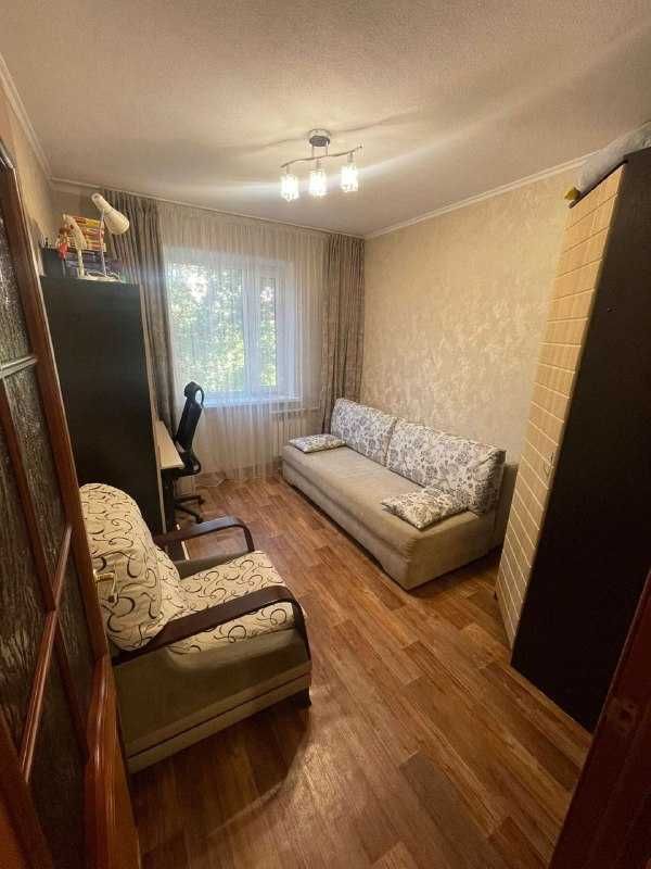 Продается 3-комн квартира улучшенной планировки по ул Гапеева д8!