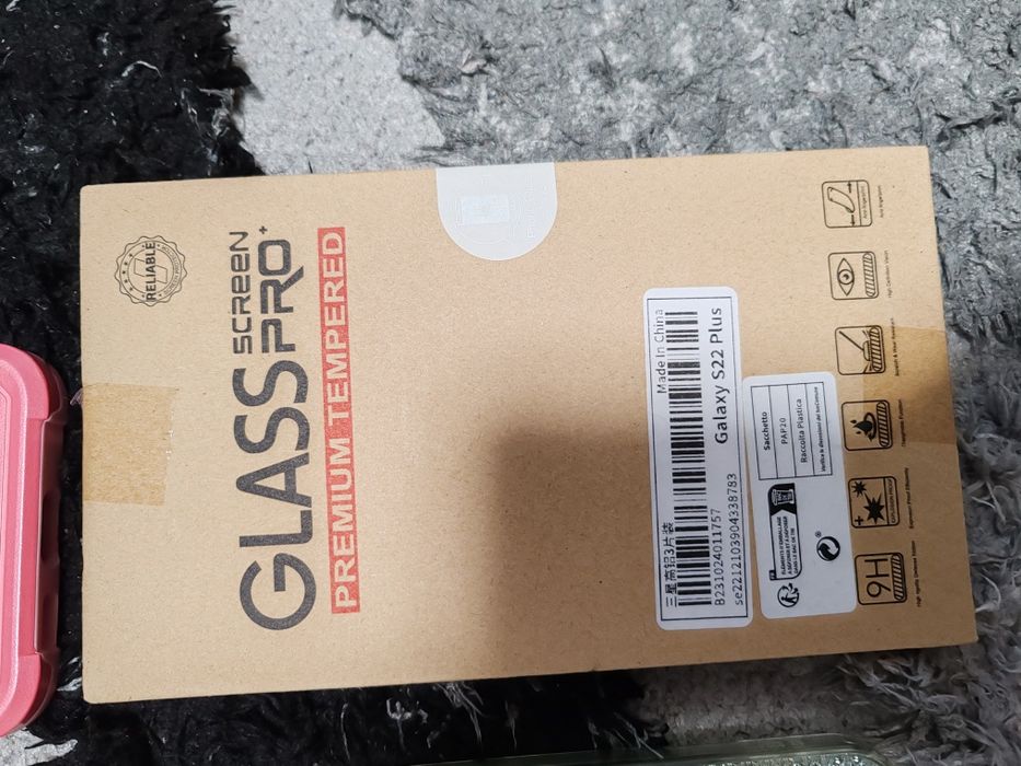 Huse și folii sticla S22+