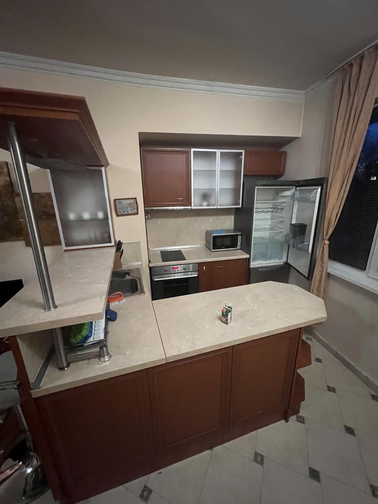 Дава се под наем Тристаен апартамент в София, Център - 86 кв.м за 750 € - Снимка #3