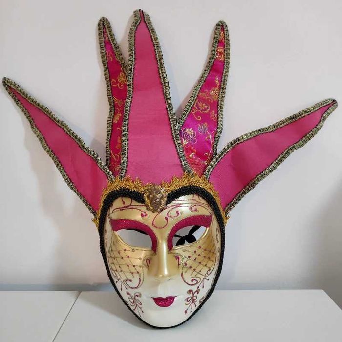 Masca pictata pentru carnaval