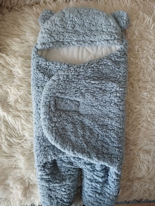 Продам конверт(комбенизон)на выписку