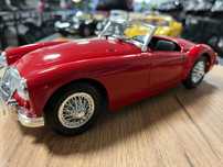 Чисто нова метална колекционерска количка МG A TWIN CAM CABRIO 1:18