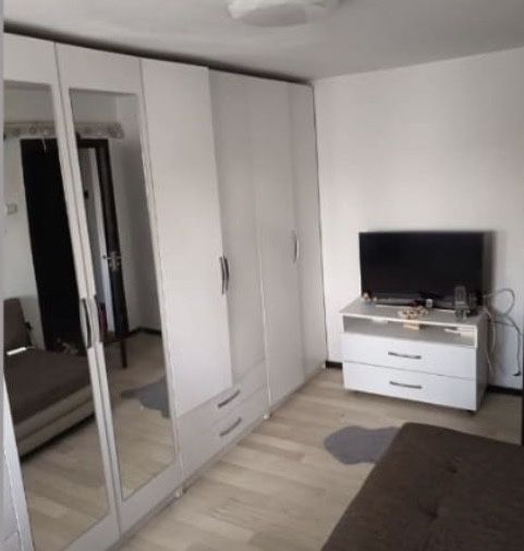 Vand garsoniera la cheie totul nou si modern