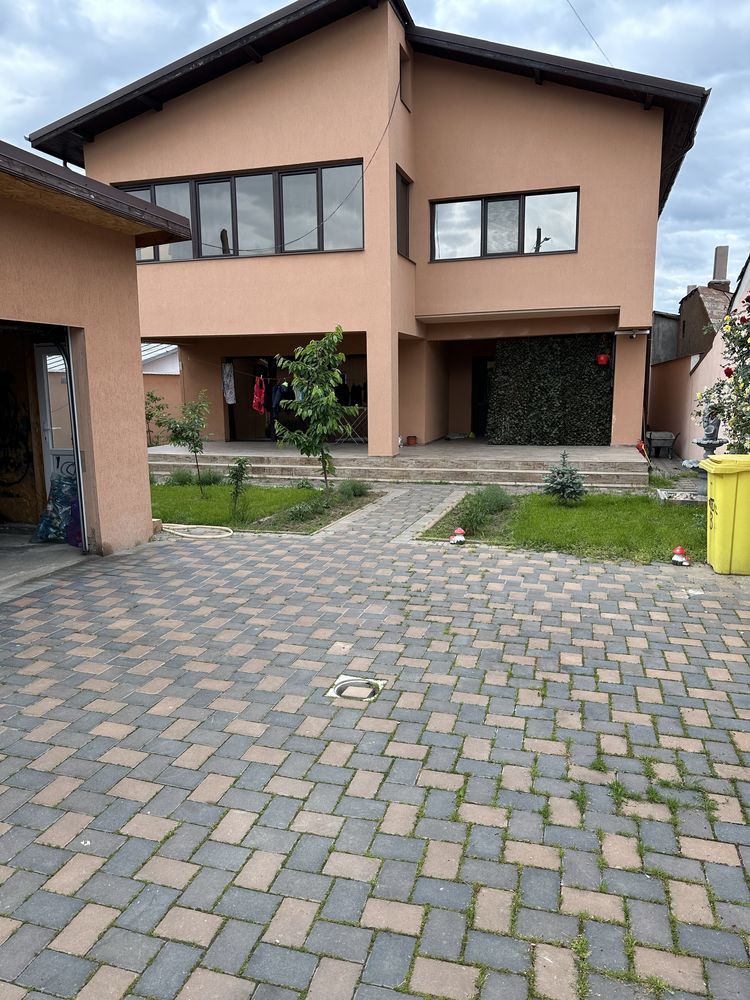 Casa vila in Chitila central