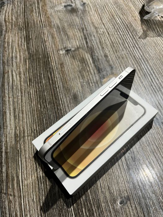 iPhone 12 dakument karobka pls