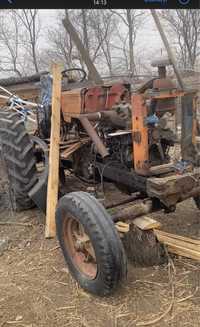 Vând tractor U650 pentru piese sau reparat