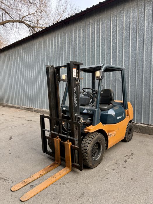 Вилочный Погрузчик Тойота Toyota FG25