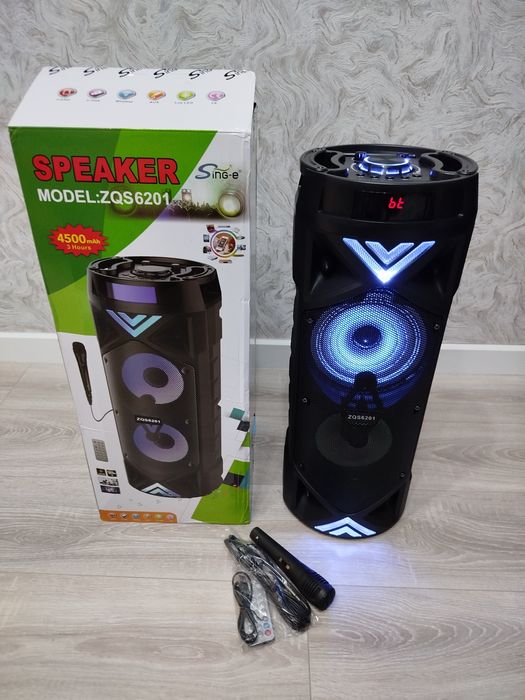 Колонка с микрофоном