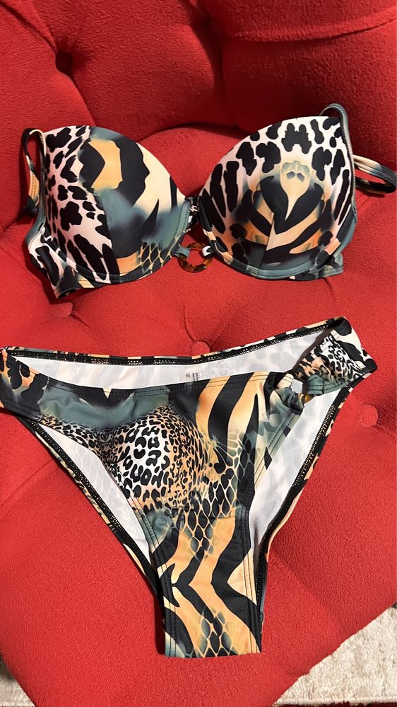 Costum de baie exotic