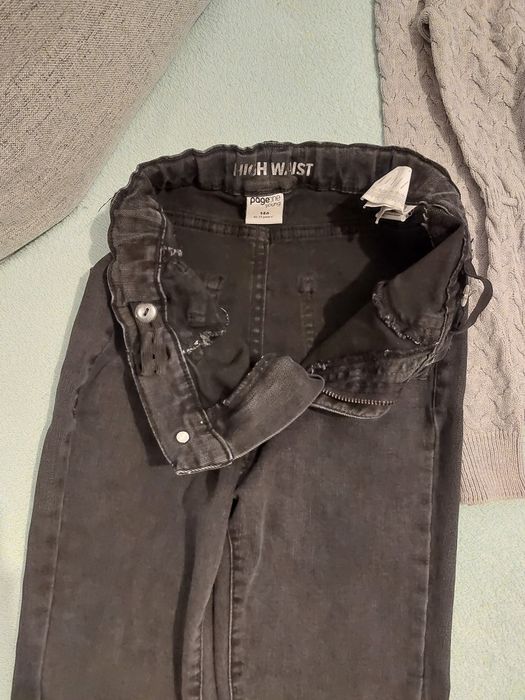 Blugi evazati Takko 146 si pulover H&M fete