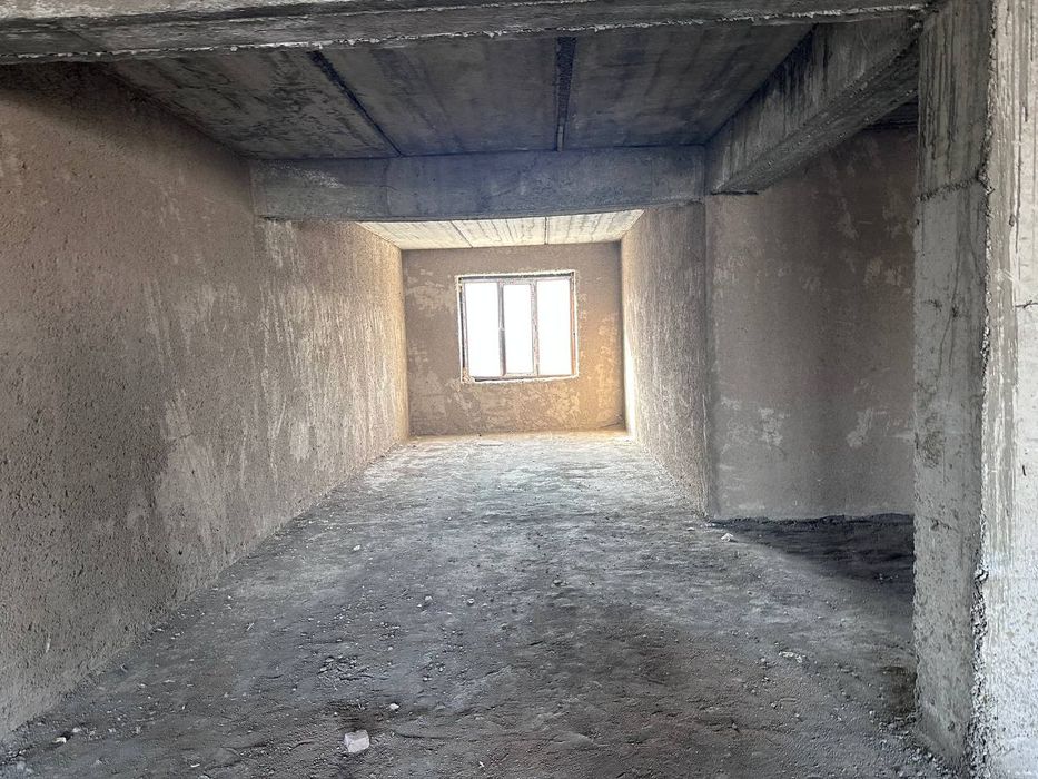 Срочно продаётся 3х -комнатная квартира коробка