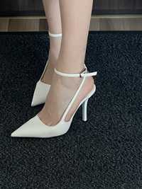 Pantofi cu toc / sandale Zara 37