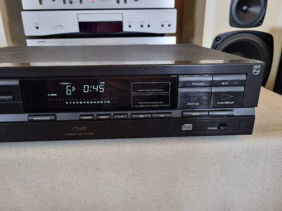 Philips CD-600. 16 Bit, CDM 4/19. Perfect functional. Impecabil.