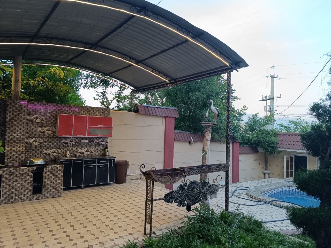 Dacha charvak bochka