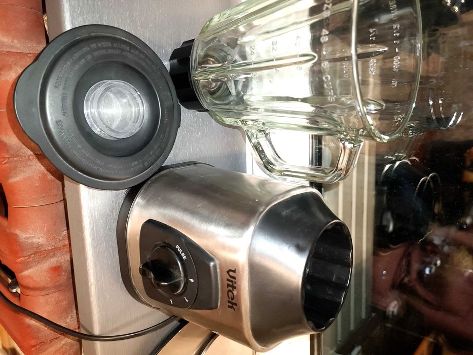 Блендер Vitek стационарный