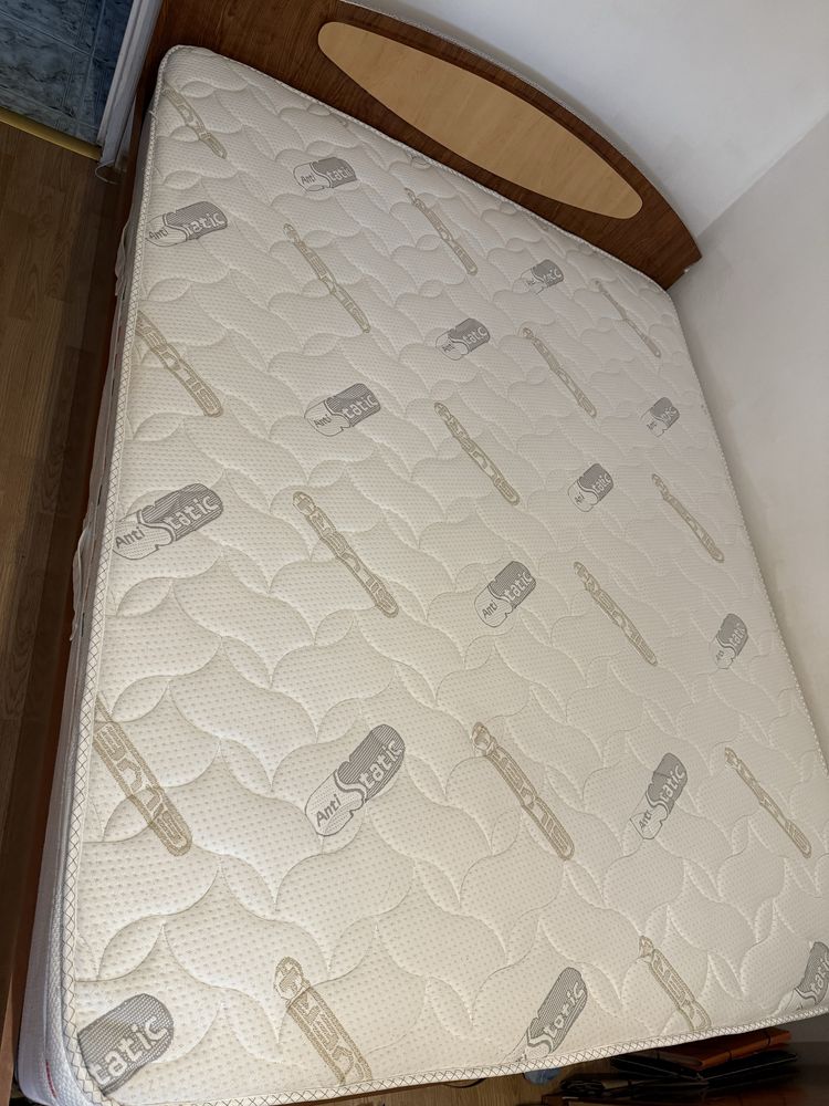 Vand saltea Previ 160x200cm aproape noua