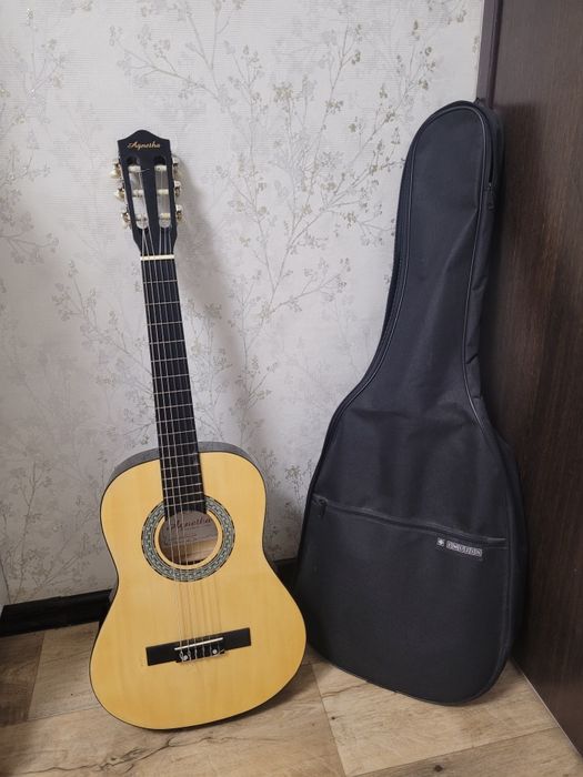 Продам гитару в отличном состоянии