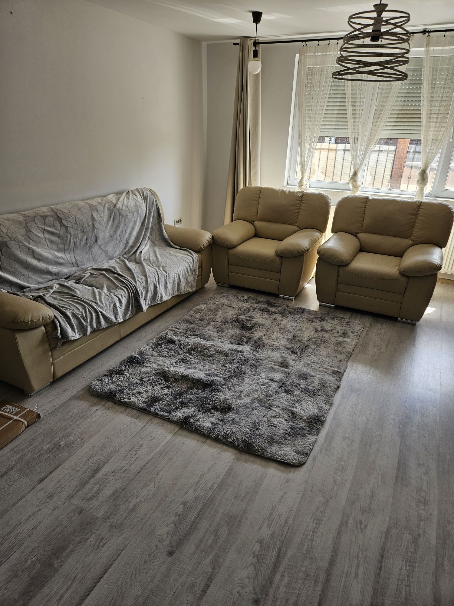 Canapea extensibila 3 locuri