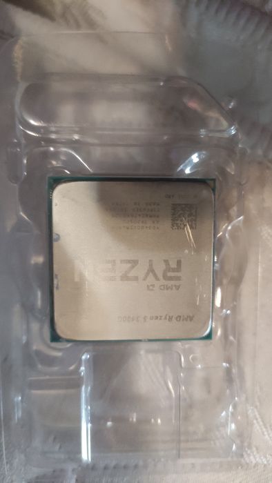 Amd Ryzen 3400g 4 core si 8 threads