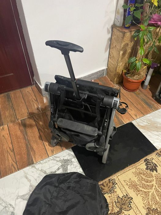 Cărucior copiii tip troller