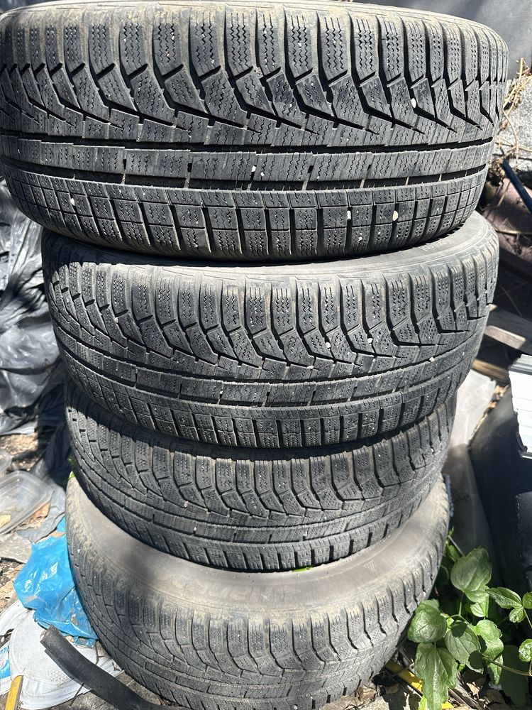 Hankook evo2  215/55/17 4 броя зимни гуми