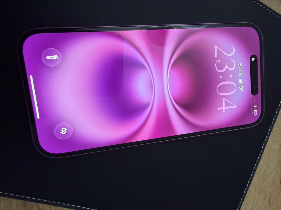 Продавам айфон 16 без забележки