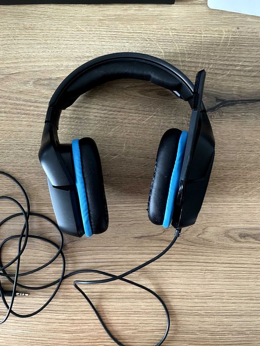 Геймърски компютър. Готов за игри. Периферия подарък.