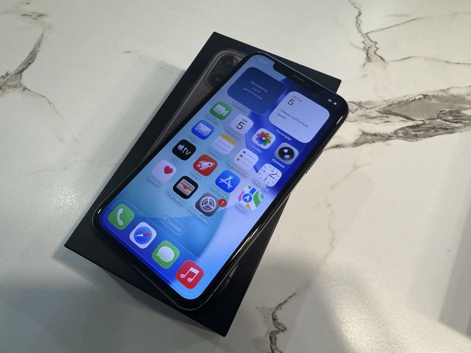 iPhone 11 Pro 256GB 100% Батерия 7 кейса Пълен комплект
