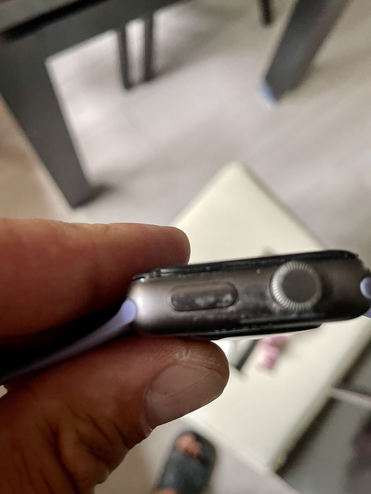 Apple Watch-series 3/42mm(не зарежда)