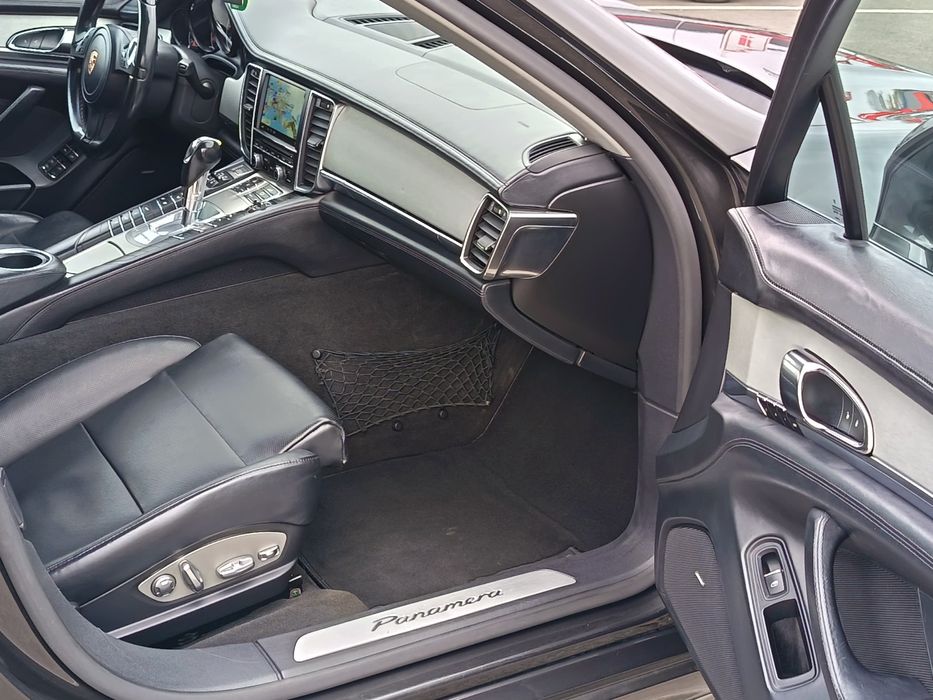 Porsche Panamera facelift 300 cp diesel  2015  variante la alt preț