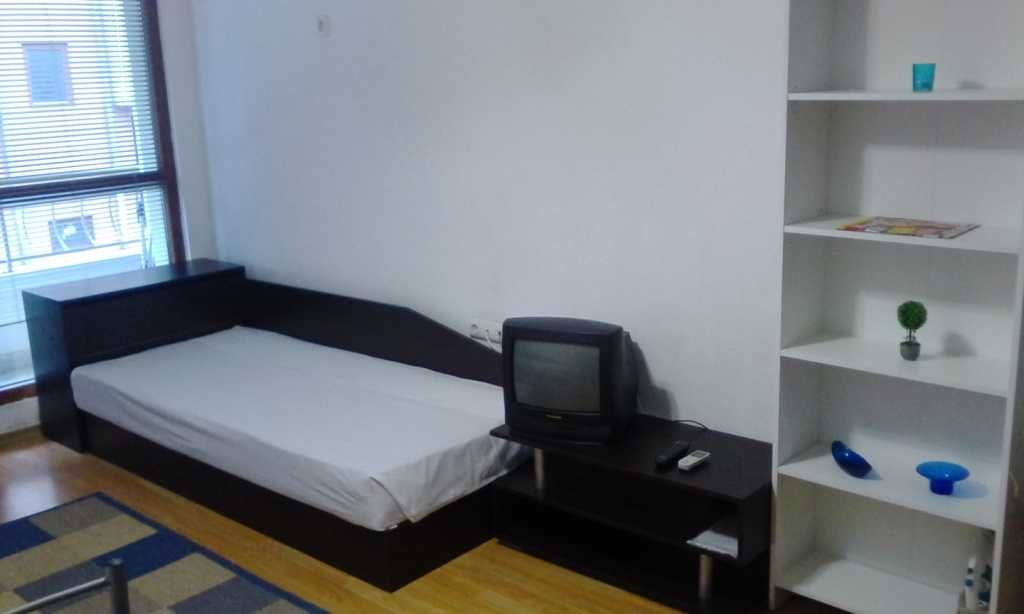 Дава се под наем Ателие в Ямбол, Център - 30 кв.м за 255 € - Снимка #3